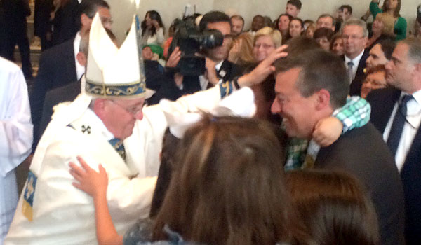 The Bobak family meets Pope Francis after Mass during his visit to the United States. (Courtesy of Mary and Marty Bobak)