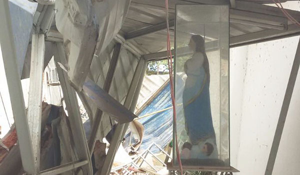 Statue of Mary found amid rubble from the Earthquake in Ecuador on April 16, 2016. (Courtesy of the Oblates of St. Francis de Sales)