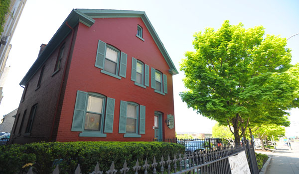 The St. Gianna Molla Pregnancy Outreach Center is located in downtown Buffalo near St. Joseph Cathedral. (WNYC File Photo)