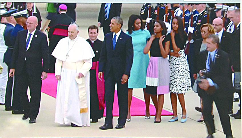 President Barack Obama welcomed Pope Francis to the United States when the papal plane landed in Washington, D.C., Tuesday afternoon.