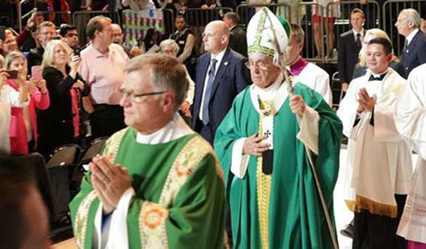 Pope Francis enters Madison Square Garden